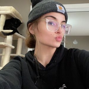 Meet your Posher, Sandra